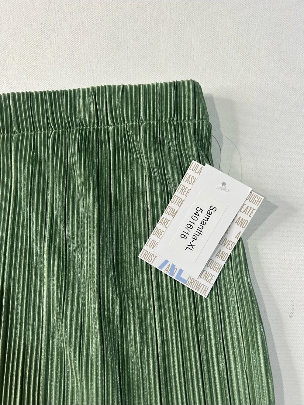 NWT LuLaRoe XL Samantha Pleated Green Women’s Skirt